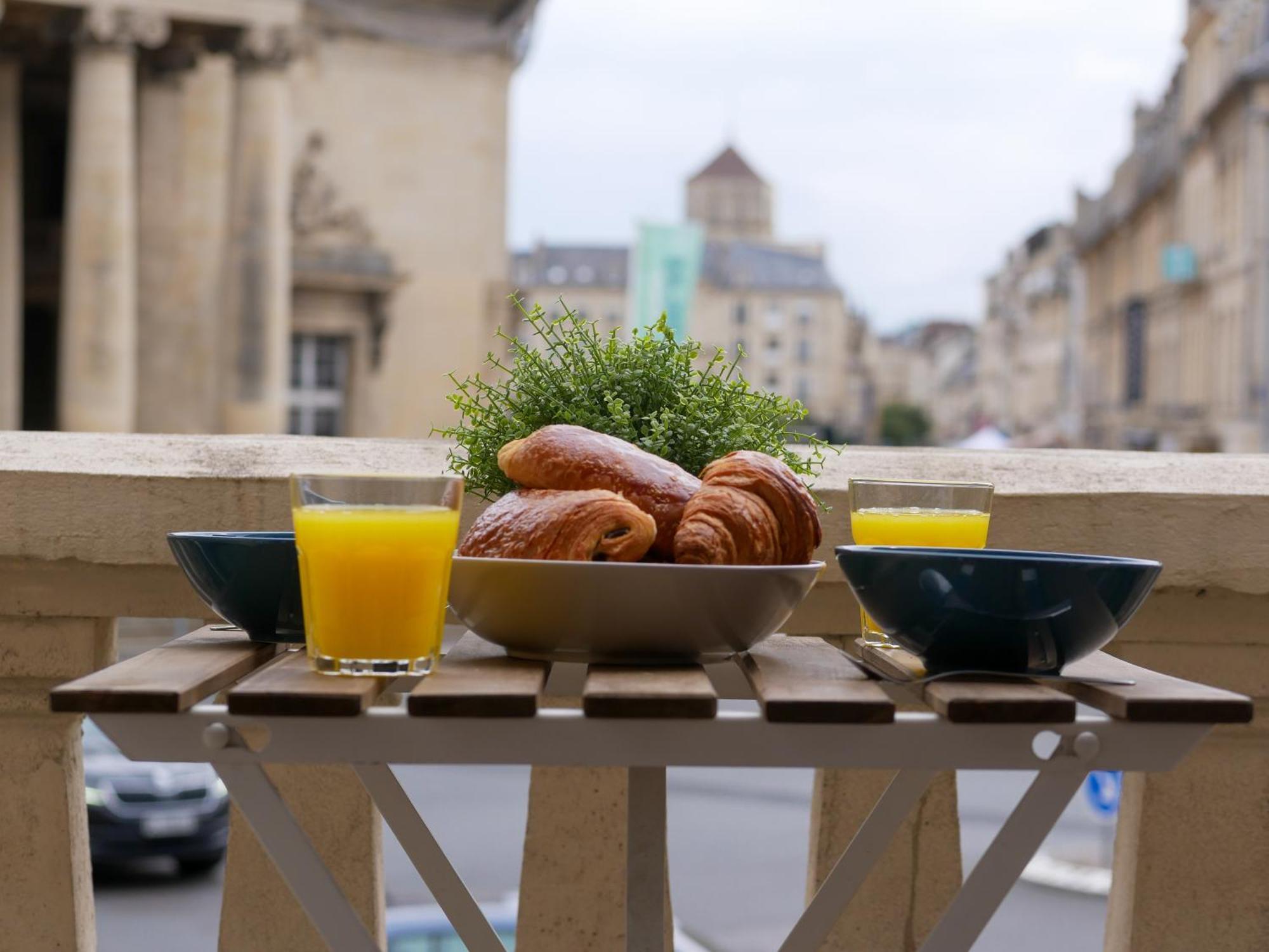 Studio rénové avec terrasse et vue unique ! Caen Esterno foto