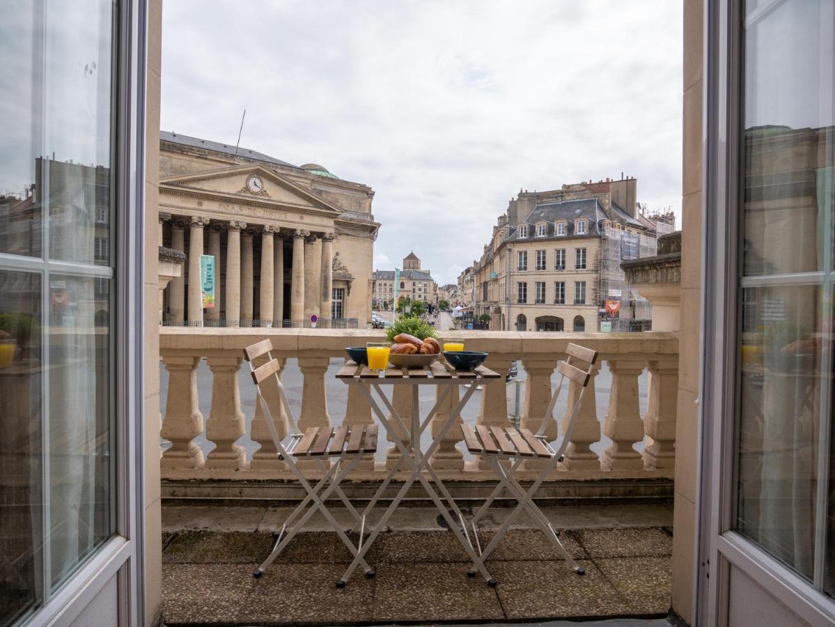 Studio rénové avec terrasse et vue unique ! Caen Esterno foto
